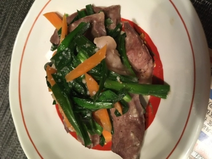 レバーが売り切れだったため、初めてハツで作ってみました！癖がなくて食感も良く美味しかったです(^^)もやしの代わりに人参で☆