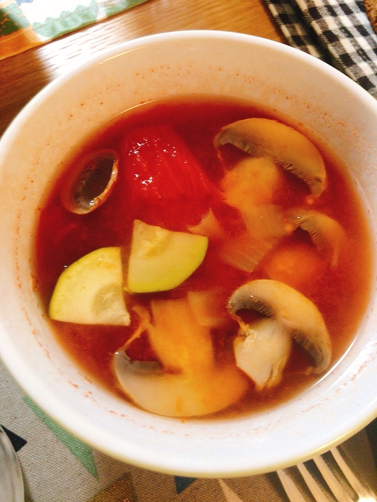 ズッキーニのラタトゥイユ風スープ