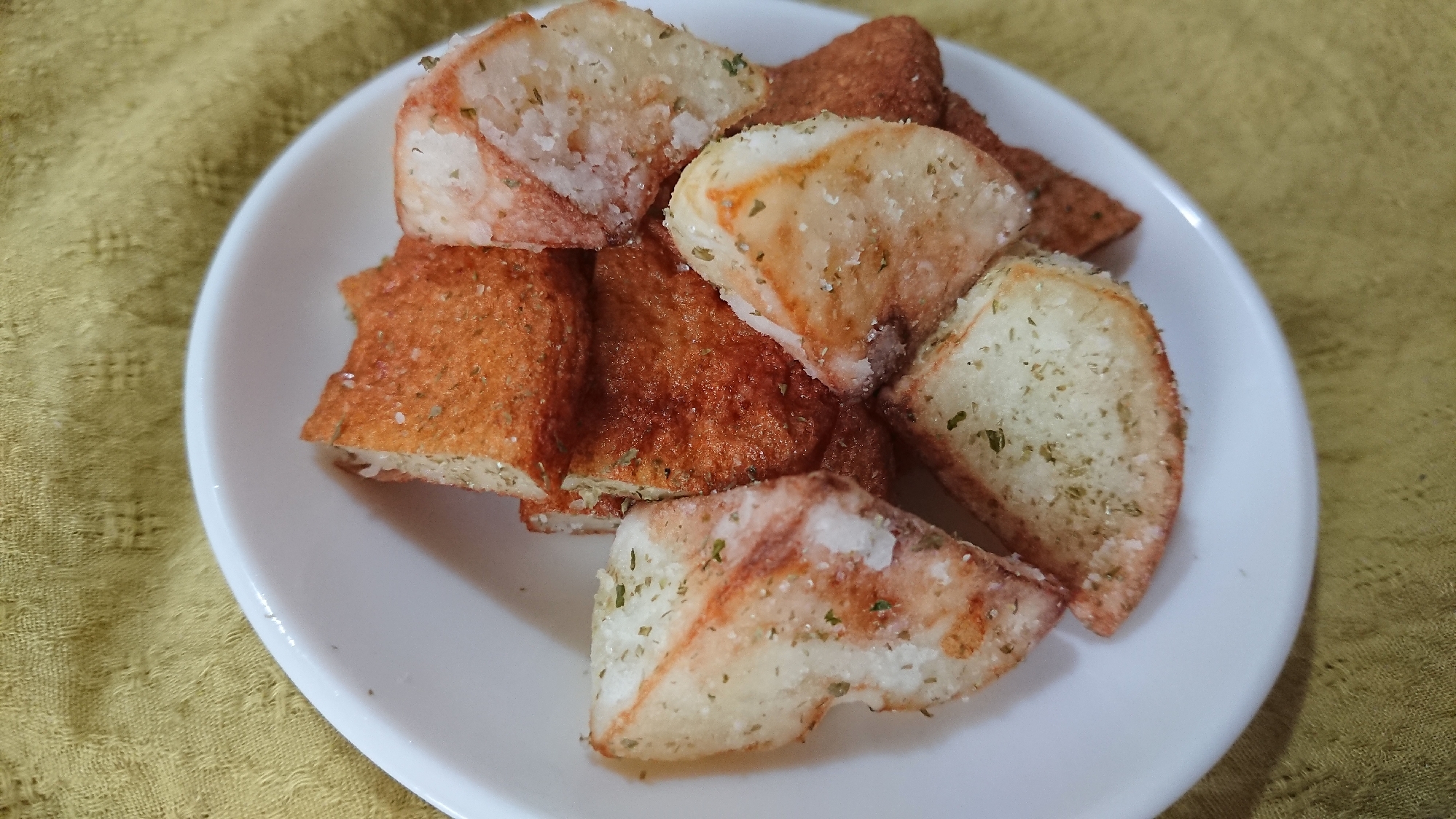 揚げかまぼことポテトののり塩和え