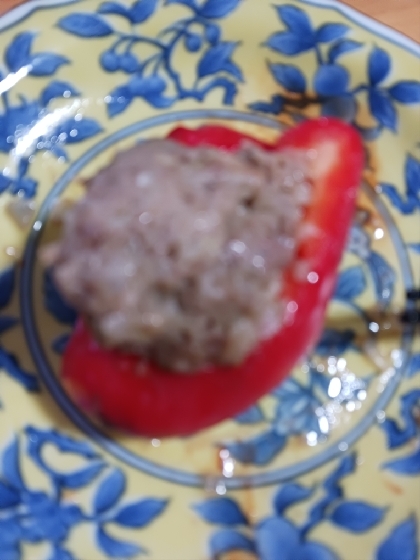 まったく苦くない♪パプリカの肉詰め