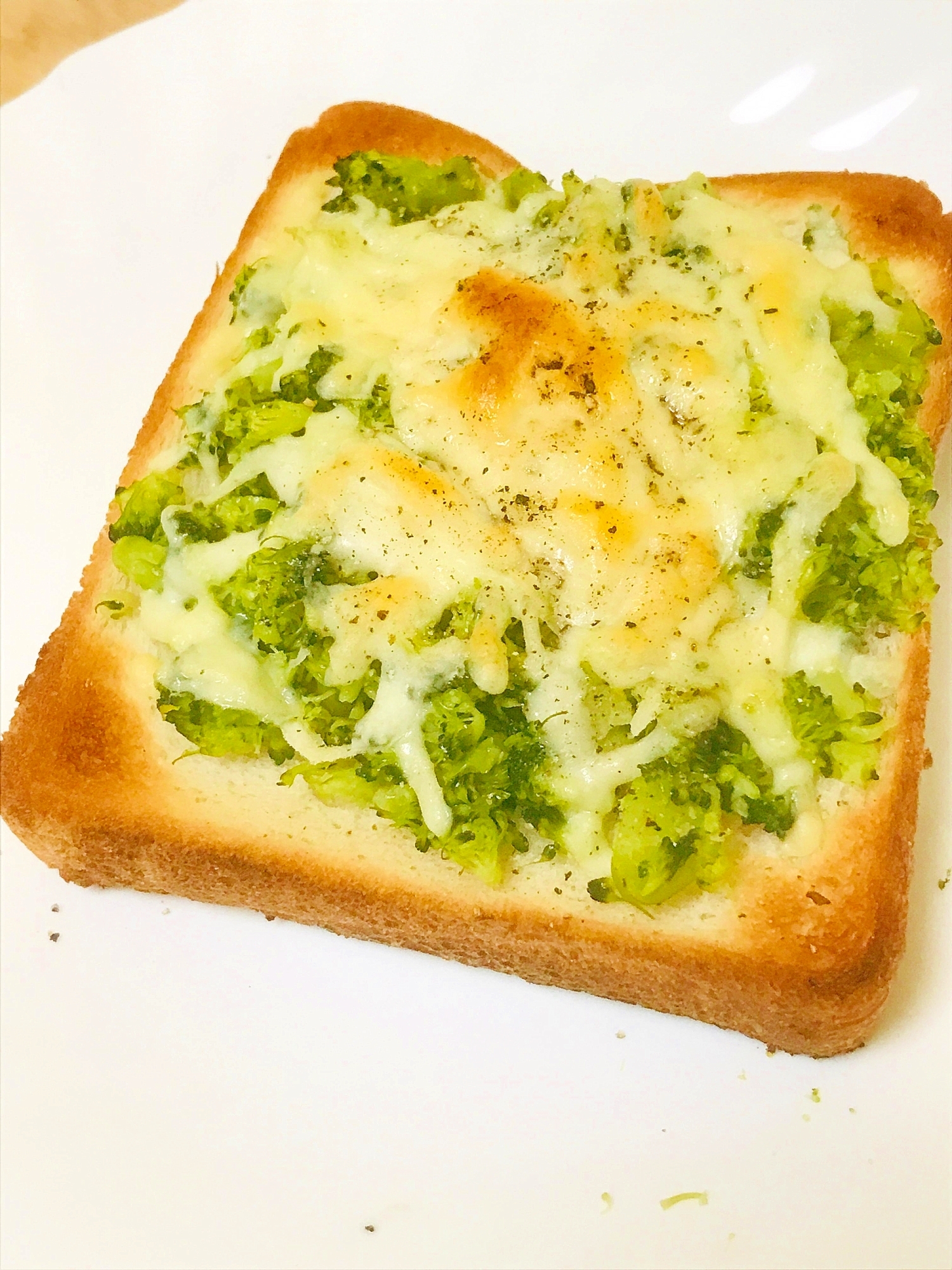 惣菜パン系●塩茹でブロッコリー&チーズトースト