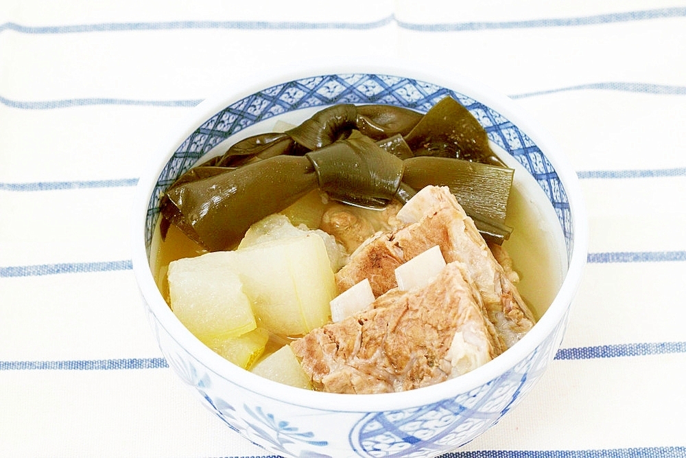 沖縄料理の定番　ソーキ汁