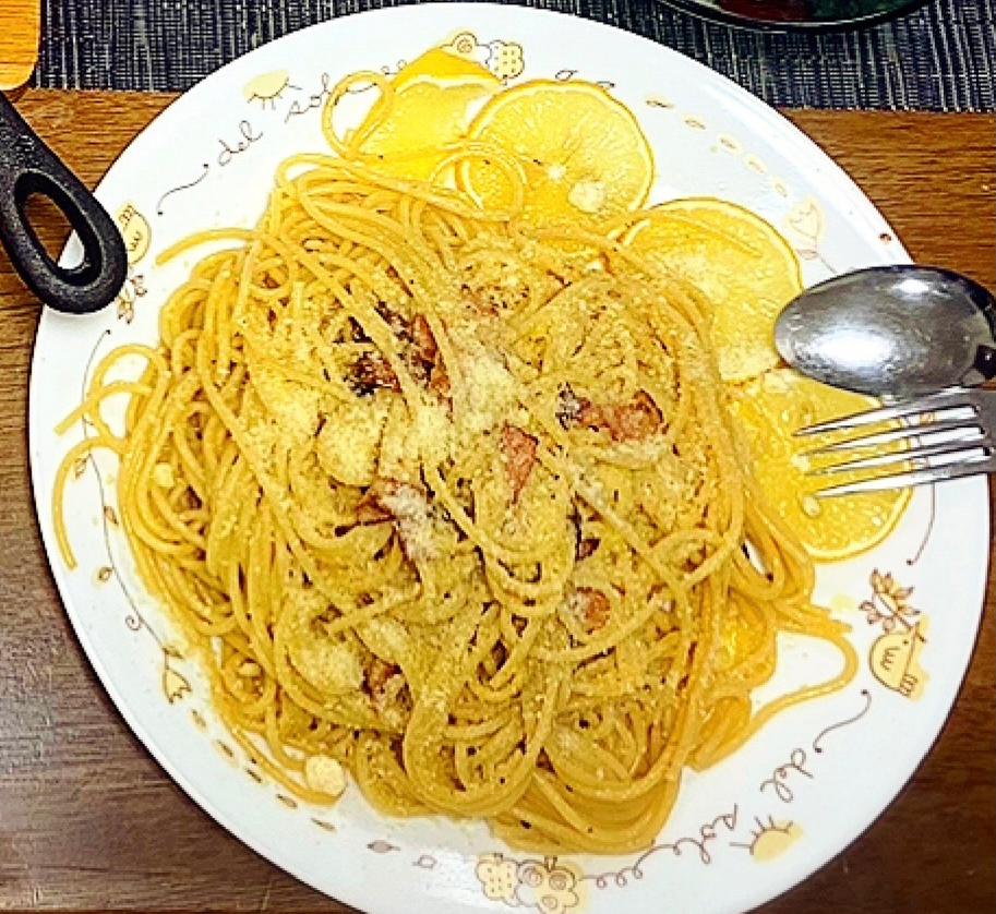 さっぱりレモンとベーコンのオイルパスタ