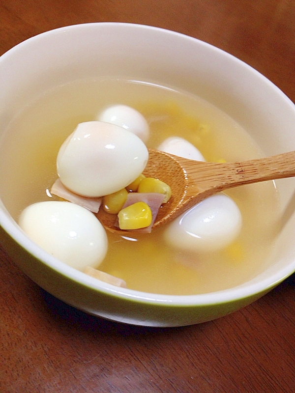 うずらの卵とハムのスープ