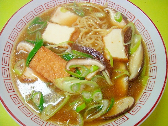 厚揚げと椎茸ネギの味噌ラーメン