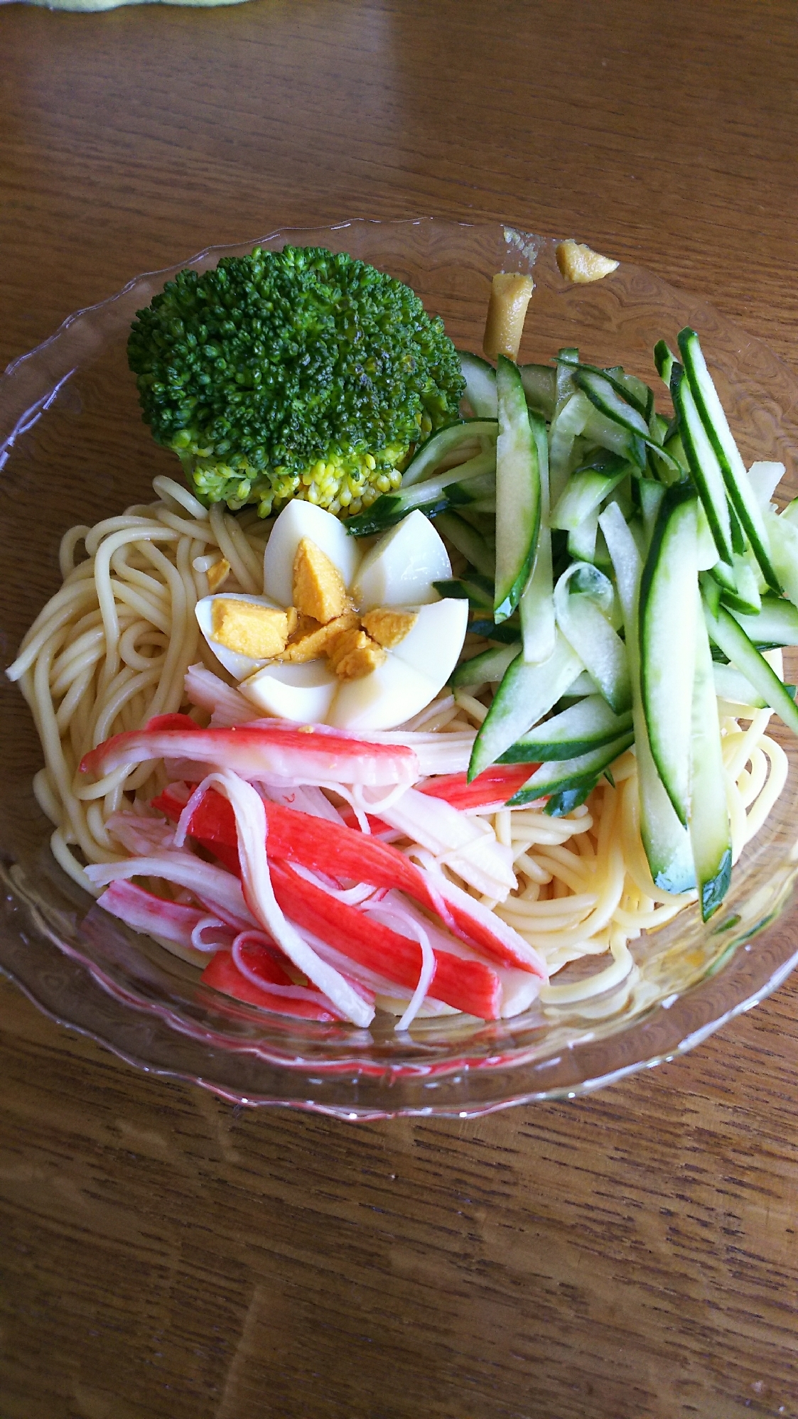 カニカマ&きゅうり&ブロッコリーの冷麺