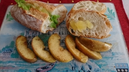 こんにちは！
お昼はパンとジャムだけのつもりだったのに♪ホントにちゃちゃっと作れて美味し～い。バケットにこれを挟むとバターもジャムも不要でした。楽しいお昼♪