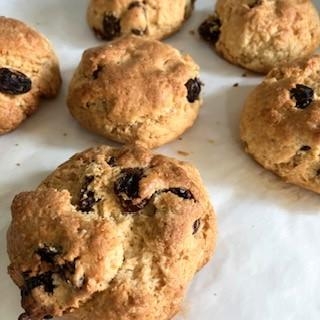 ホットケーキミックスで　レーズンスコーン風