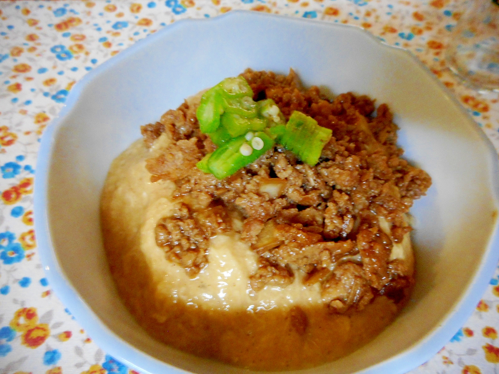 甘辛そぼろのとろろ丼