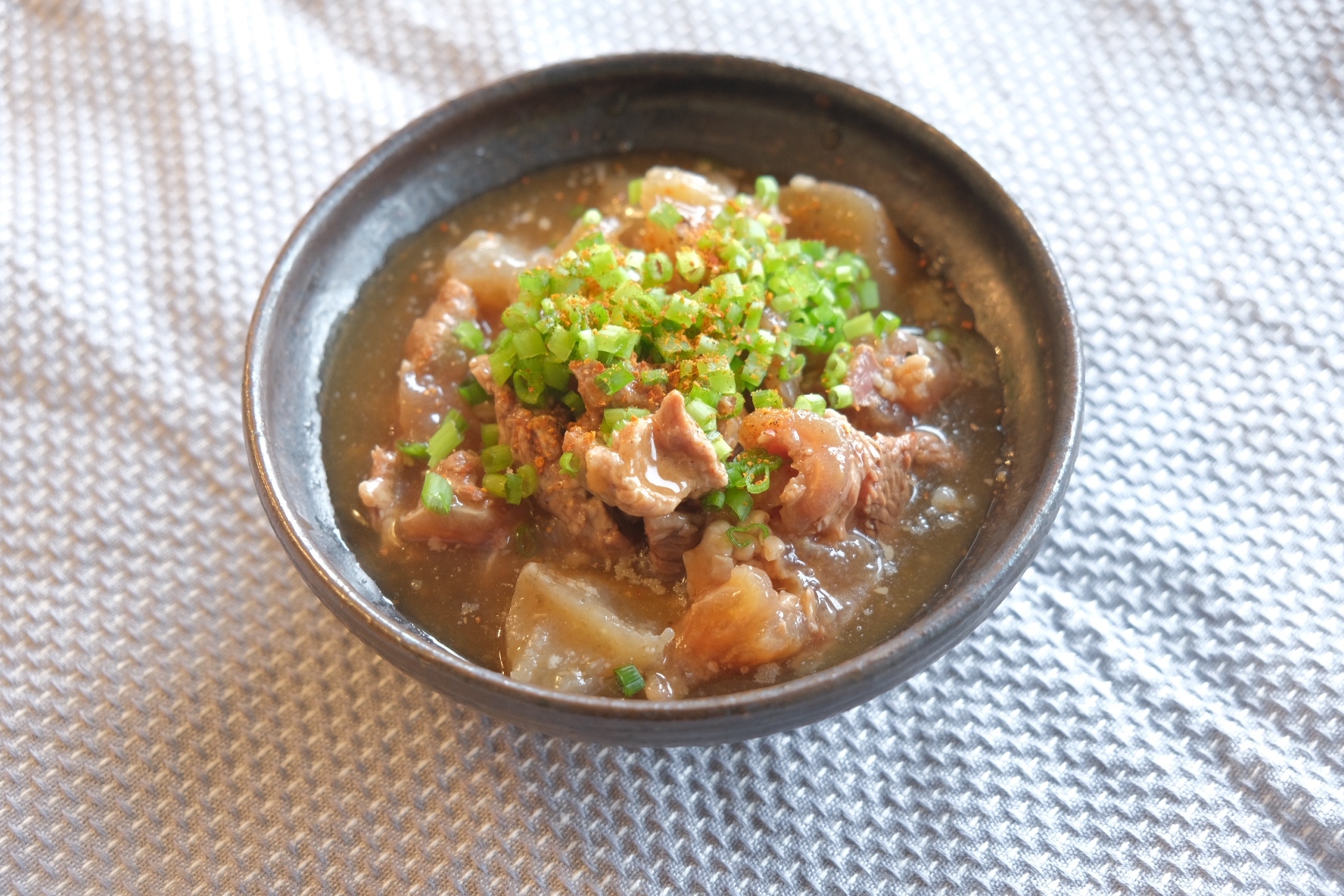 コストコの牛肩ロースかたまり肉で作る牛すじの煮込み