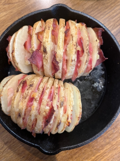 簡単！スキレットで、ハッセルバックポテト