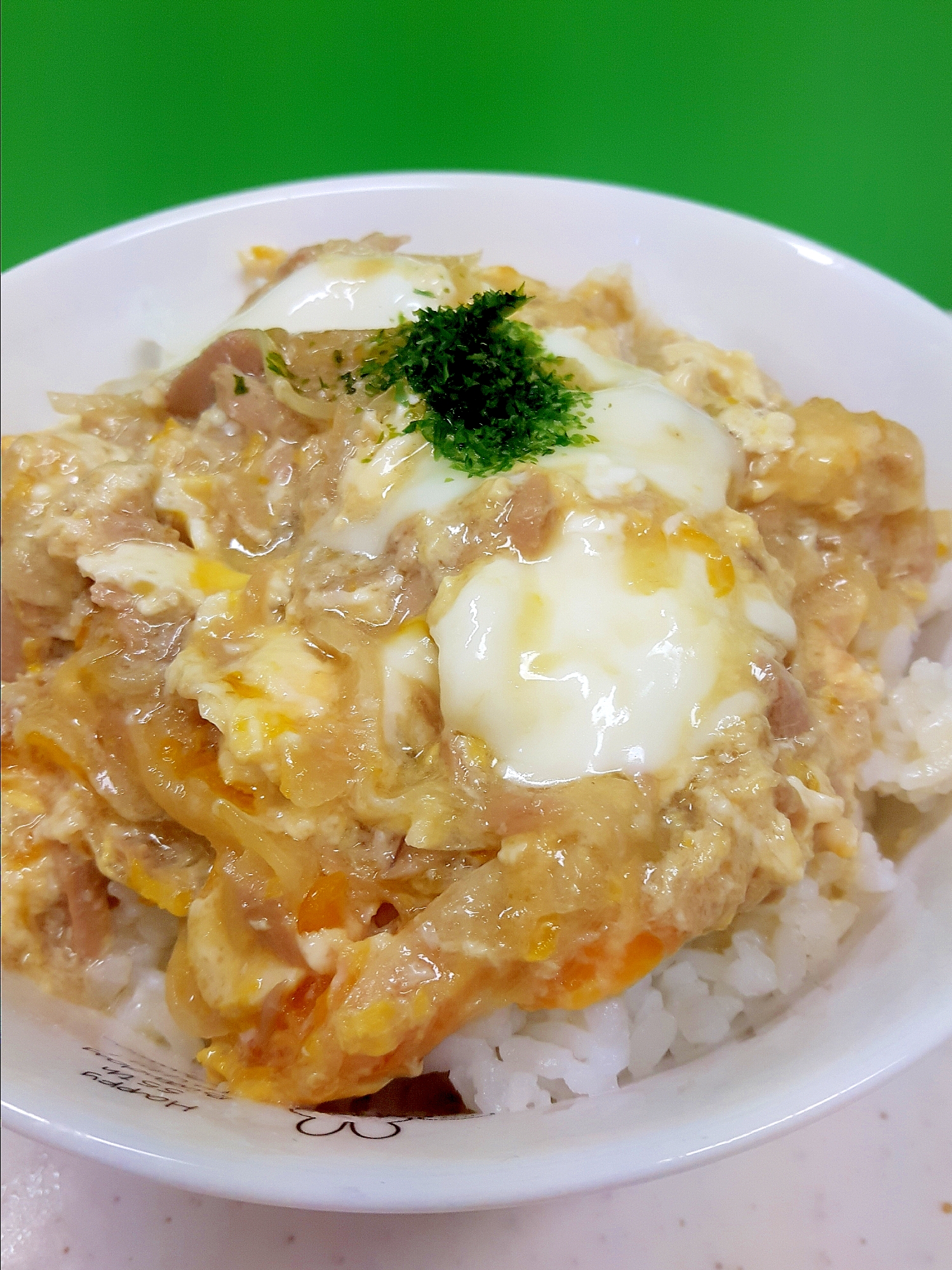 子供が喜ぶ(^^)簡単ツナ缶と玉ねぎの卵とじ丼♪