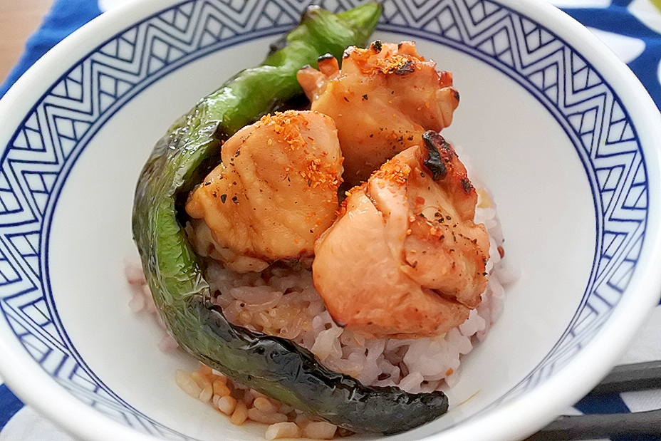 秘伝のタレで「焼鳥丼」