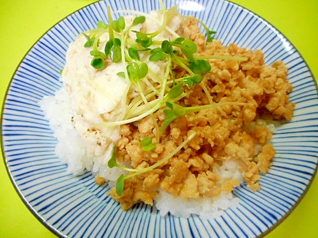 鶏そぼろとろろ丼