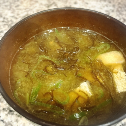 簡単✿もずく&油揚げの味噌汁