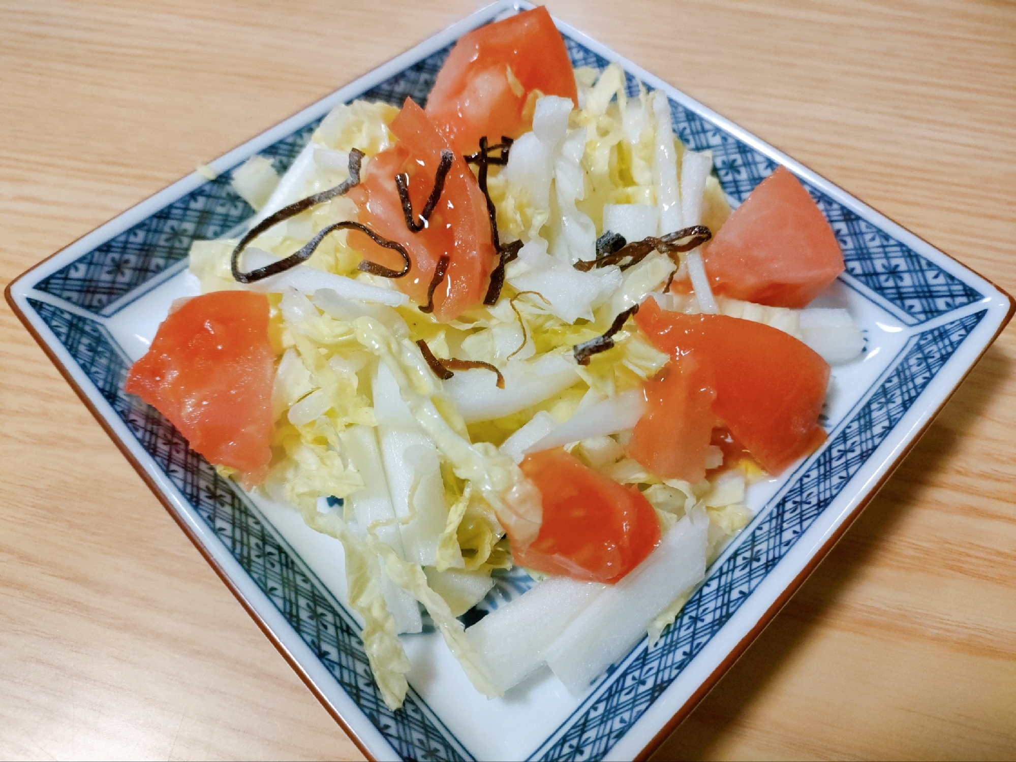 白菜とトマトと塩昆布のサラダ