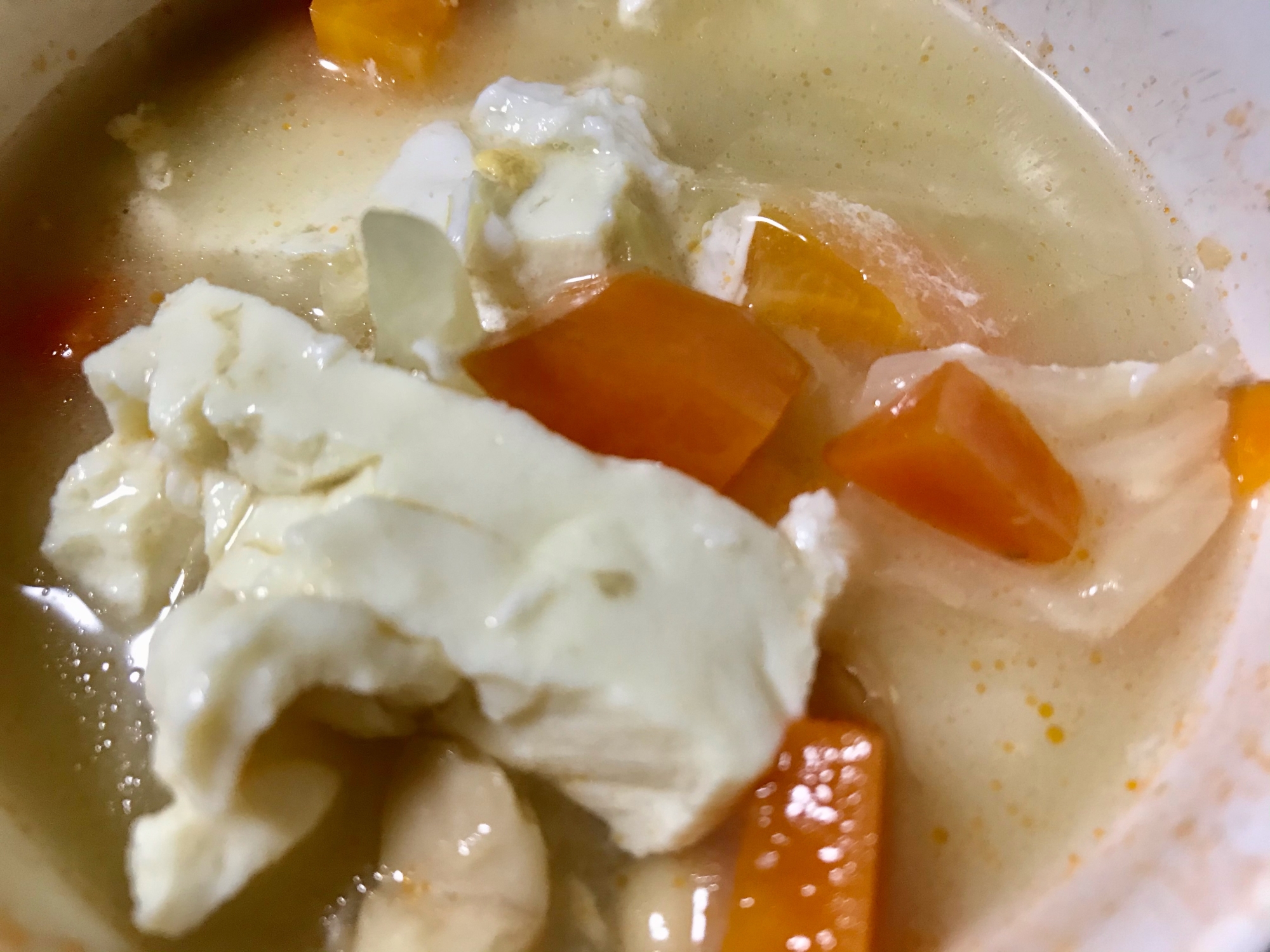 豆腐と野菜のピリ辛スープ
