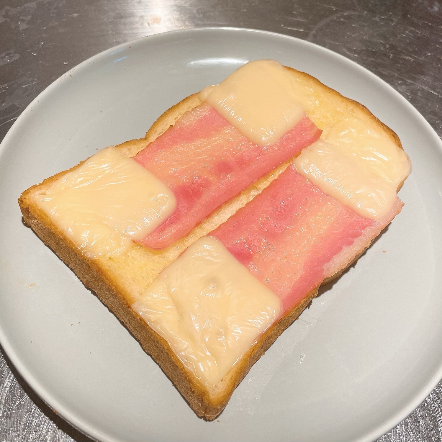 超簡単！チーズとベーコンのパン