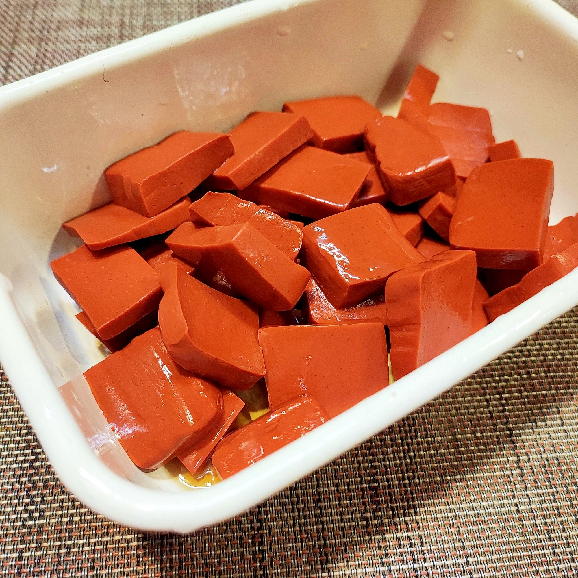 赤こんにゃくの味染み煮