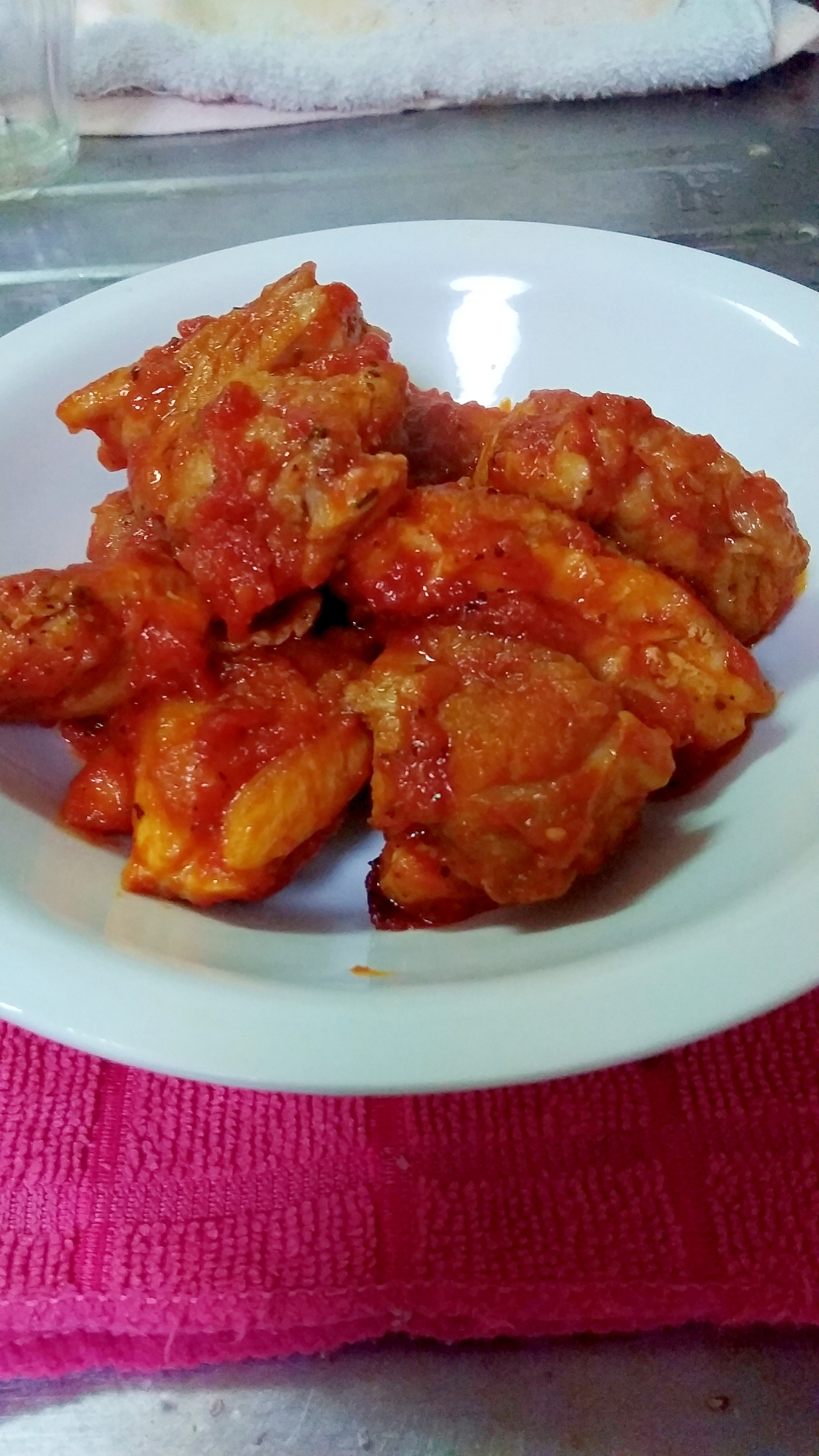 調味料は塩こしょうのみ！鳥もものトマト缶煮込み