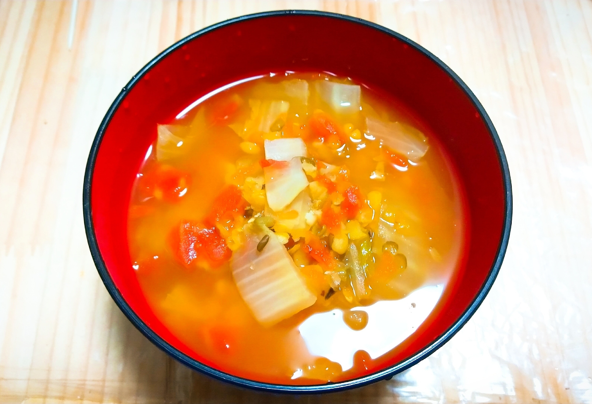 白菜と豆のトマトスープ