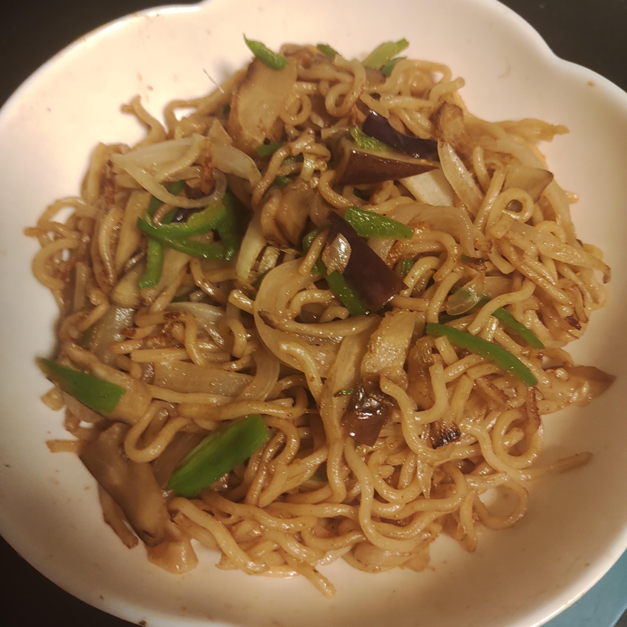 なす、ピーマン、玉ねぎ、カレー焼きそば