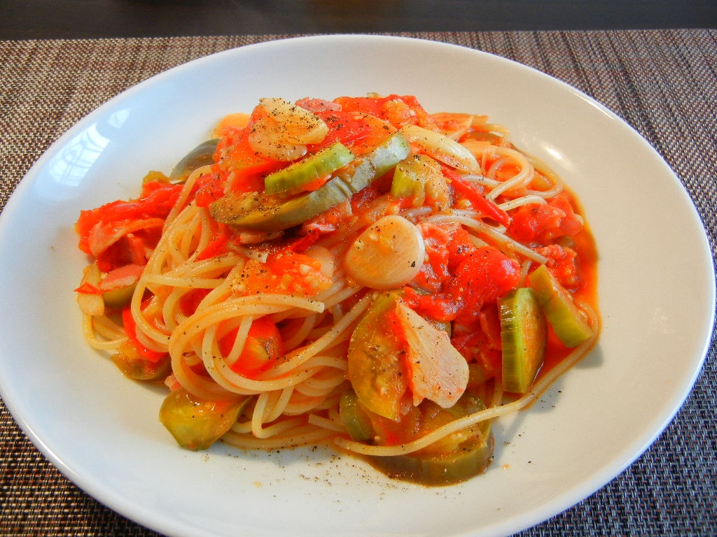 茄子とトマトのピリ辛パスタ