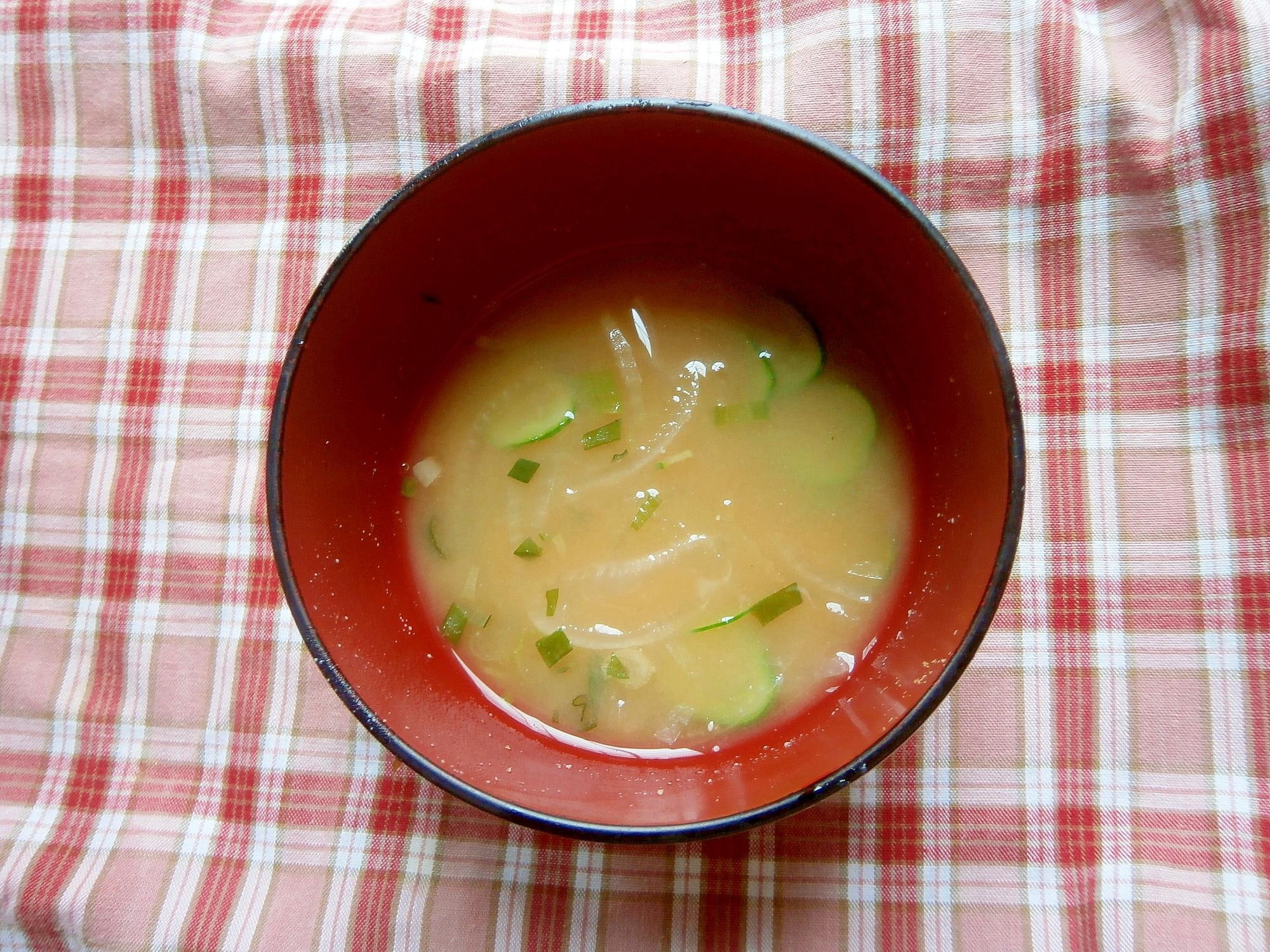 きゅうり・玉ねぎの味噌汁