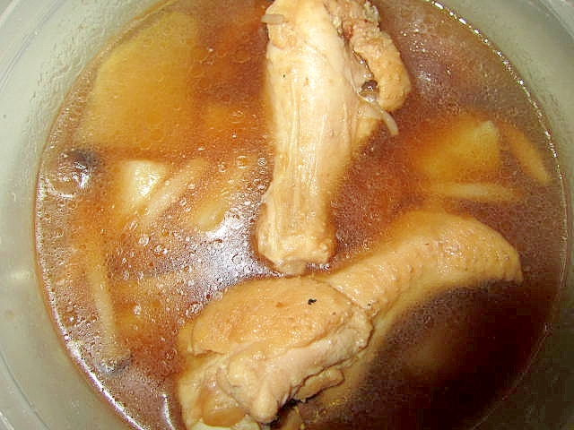 骨付き鶏肉と大根煮