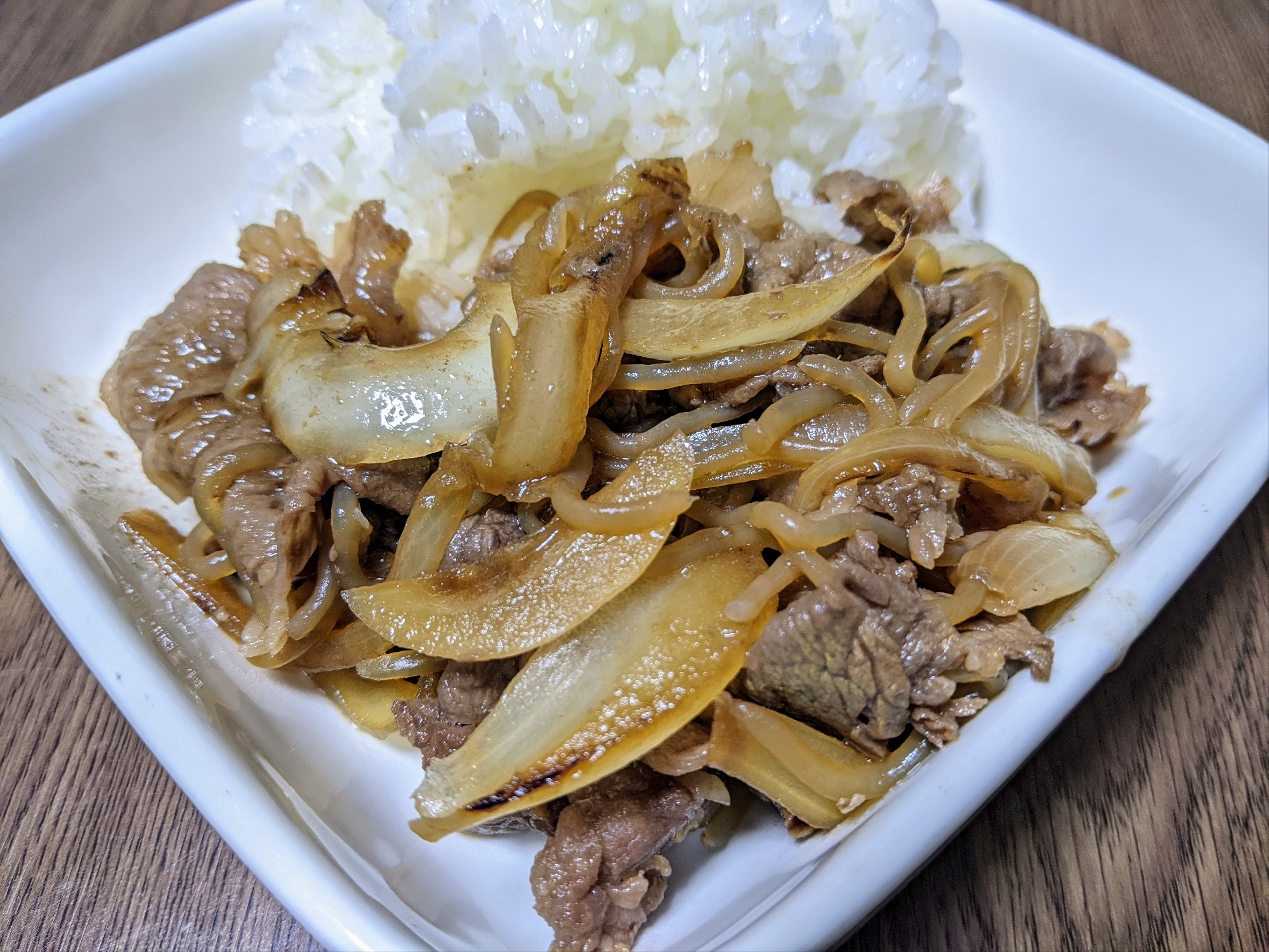 牛玉葱すき焼き　(牛丼のあたま)☆☆☆