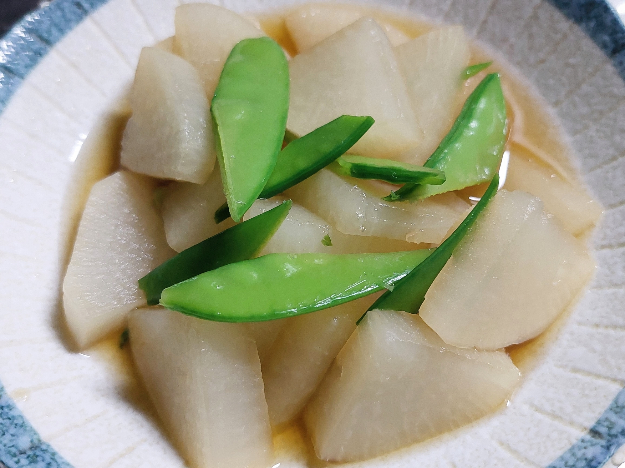 大根と絹さやの白だし煮