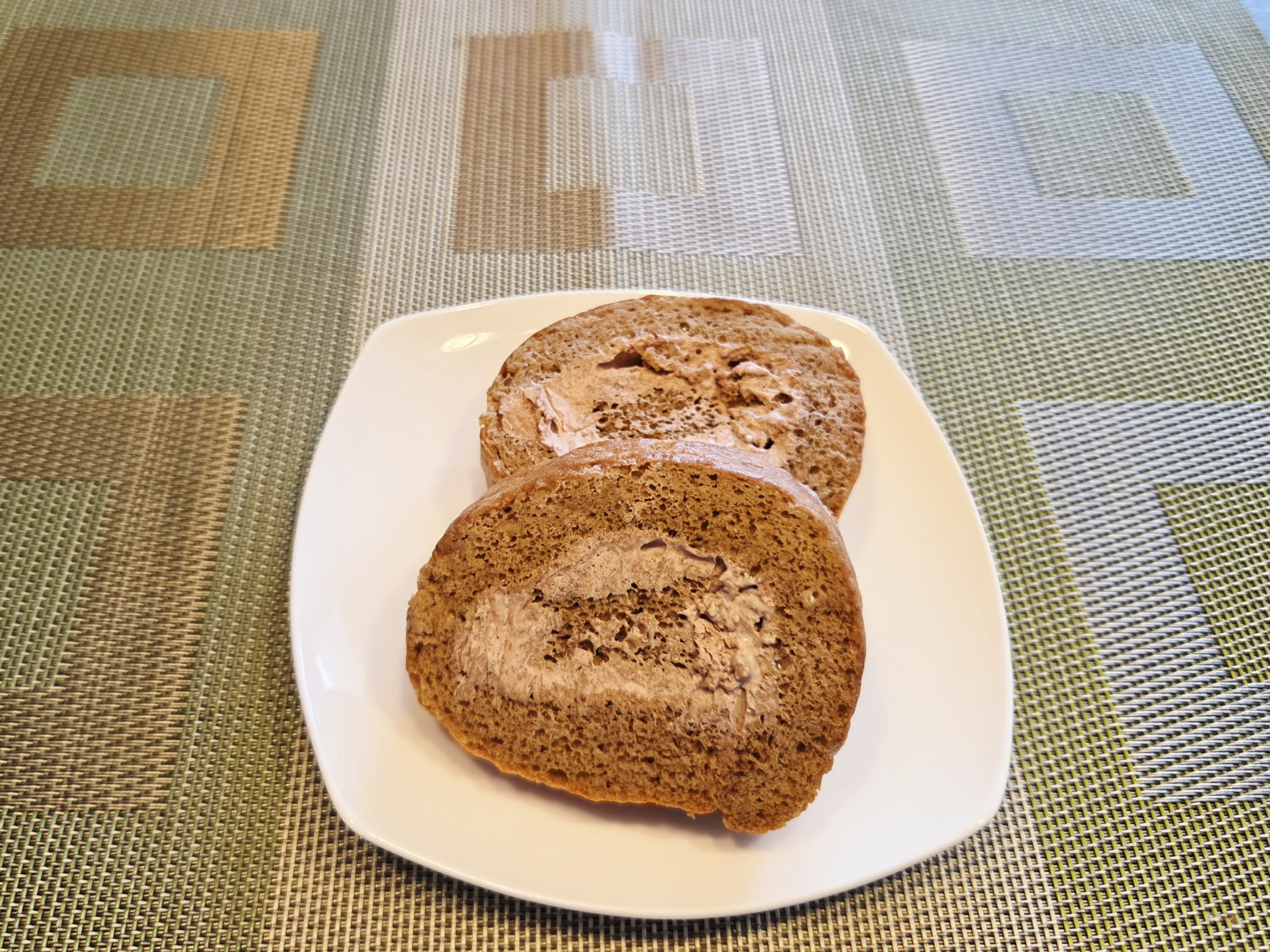 お家でも簡単！コーヒーロールケーキ