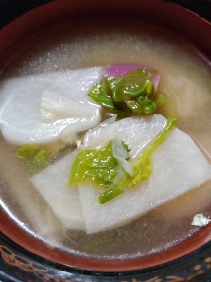 かぶとかぶの葉と油揚げのお味噌汁