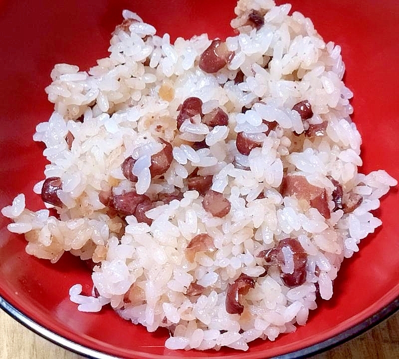 ふじっこのお豆さんで炊いた赤飯