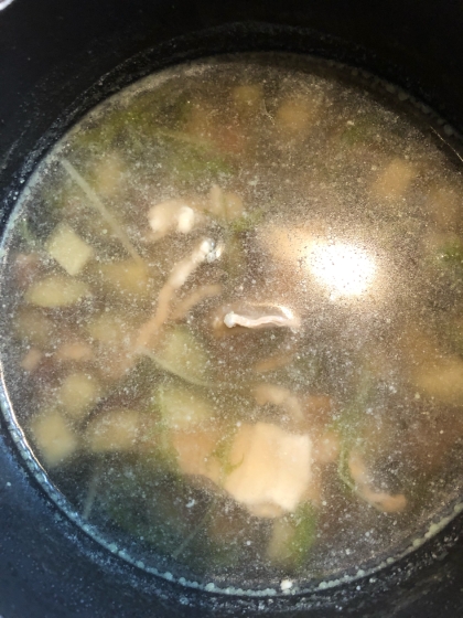 鶏むね肉入り！大根とわかめの中華スープ