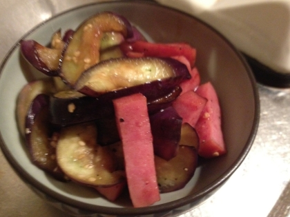 厚切りベーコンで作りました。茄子は揚げるより、炒めた方が私は好きですよー。美味しかったです。