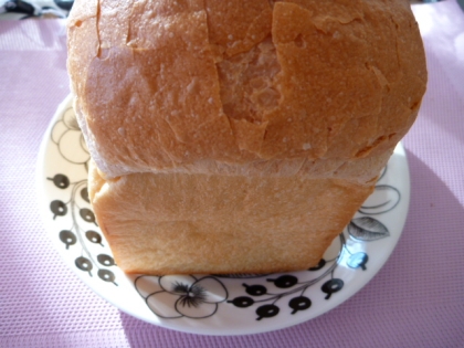 こんにちわ♪カルピス入りのパンは、初めて作ったよ〜 (*´∀`*)
焼いているそばから、う〜ん (≧∇≦)いい匂い！
美味しかったよ♪
ごちそう様でした〜♥