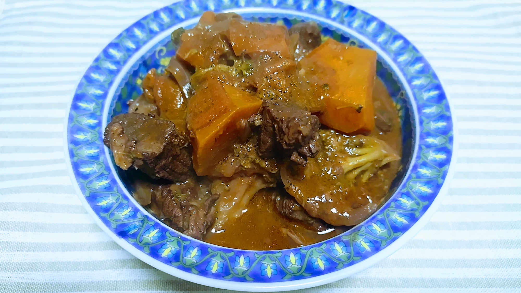 炊飯器で！牛肉の赤ワイン煮込み