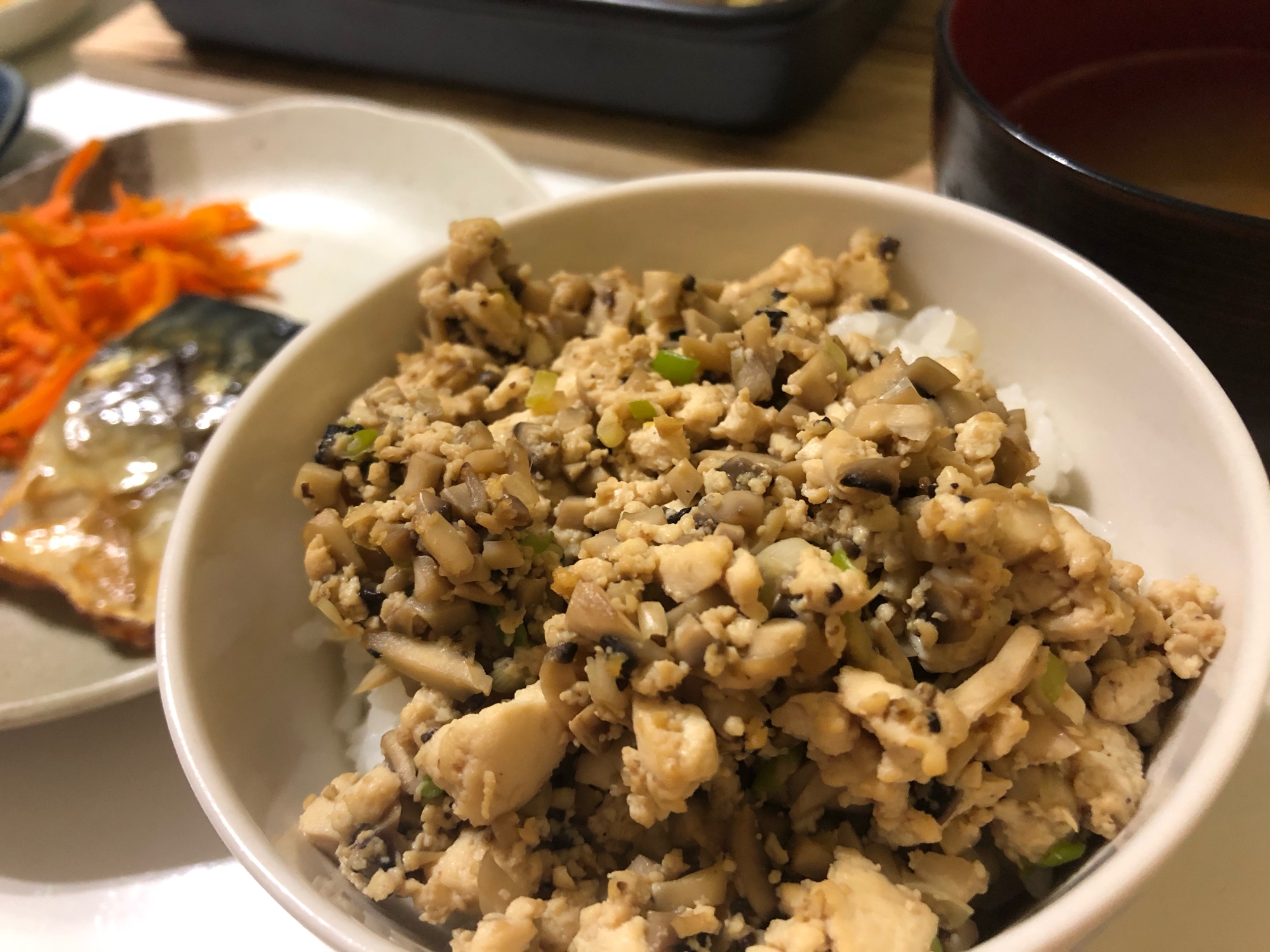 椎茸と豆腐のそぼろ丼