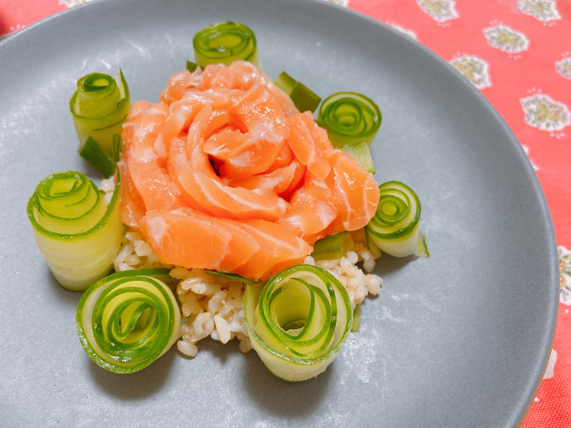 バラのお寿司 サーモンきゅうり レシピ 作り方 By Yu L 楽天レシピ バラのお寿司 サーモンきゅうり レシピ 作り方 By Yu L 楽天レシピ