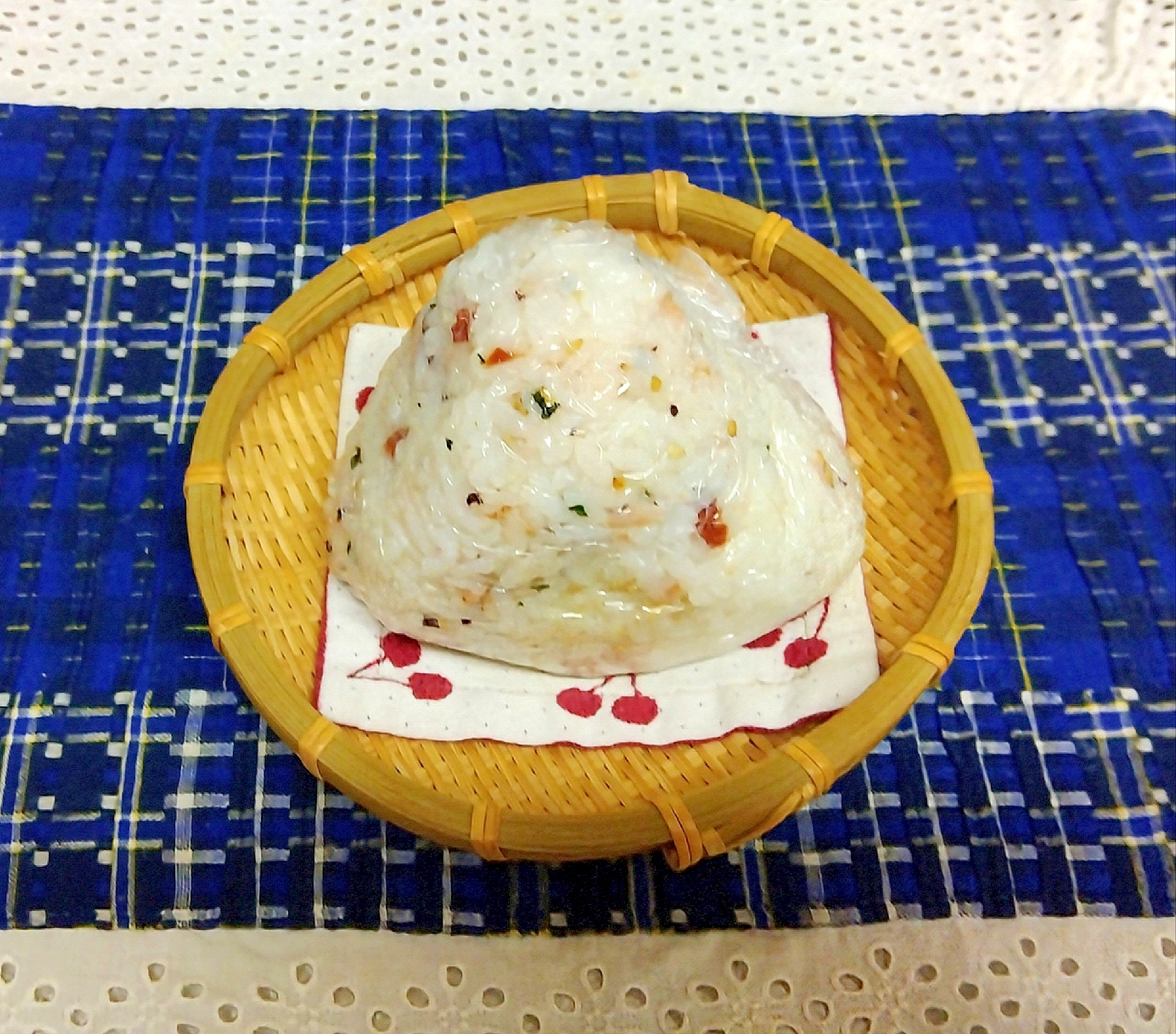 梅ふりかけおにぎり