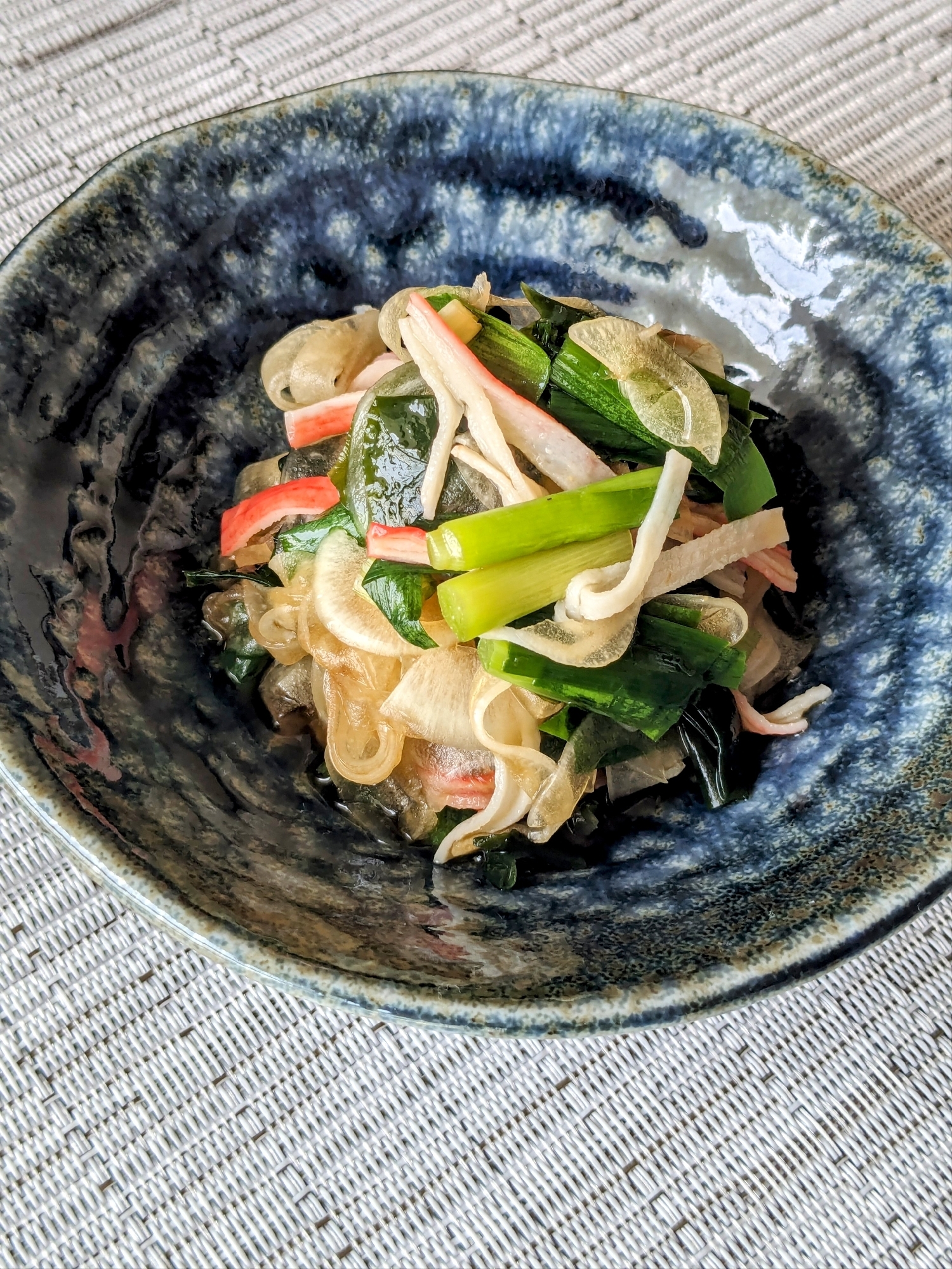 ニラとわかめの新玉ねぎ和え
