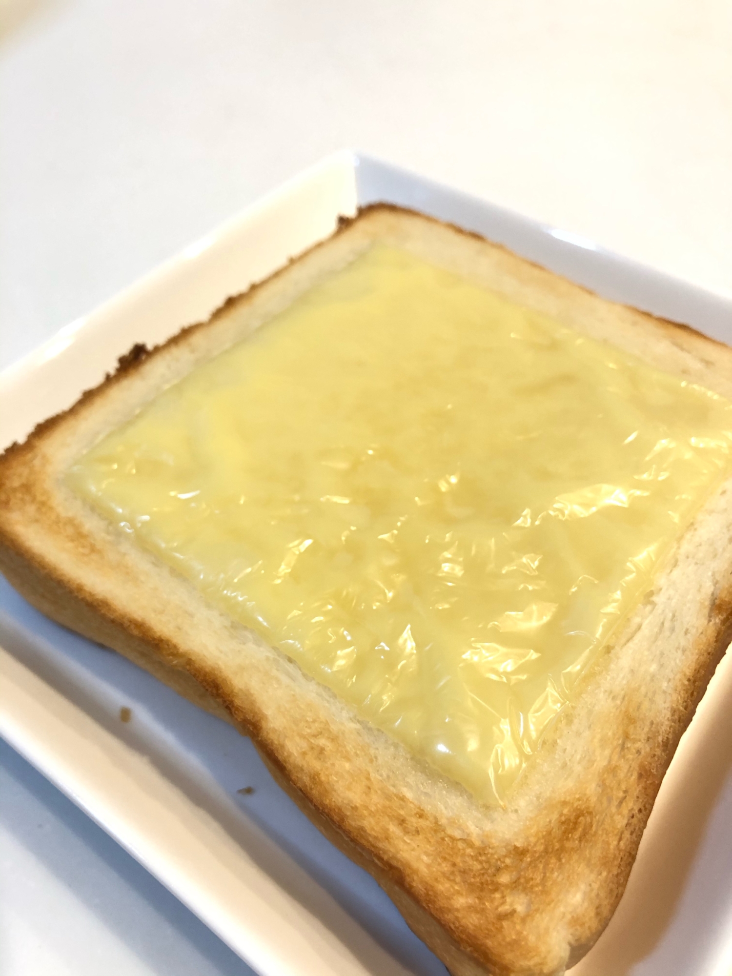 甘じょっぱい幸せ♡チーズハニートースト