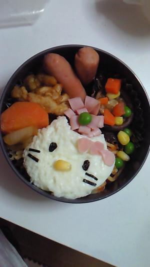 白身で・・キティちゃん　キャラ弁