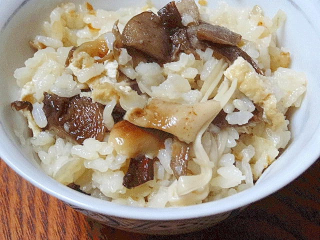 晩秋のキノコ三昧☆　「キノコ五目釜飯」