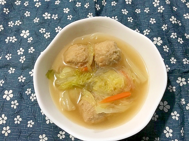 肉だんごと白菜と春雨のスープ