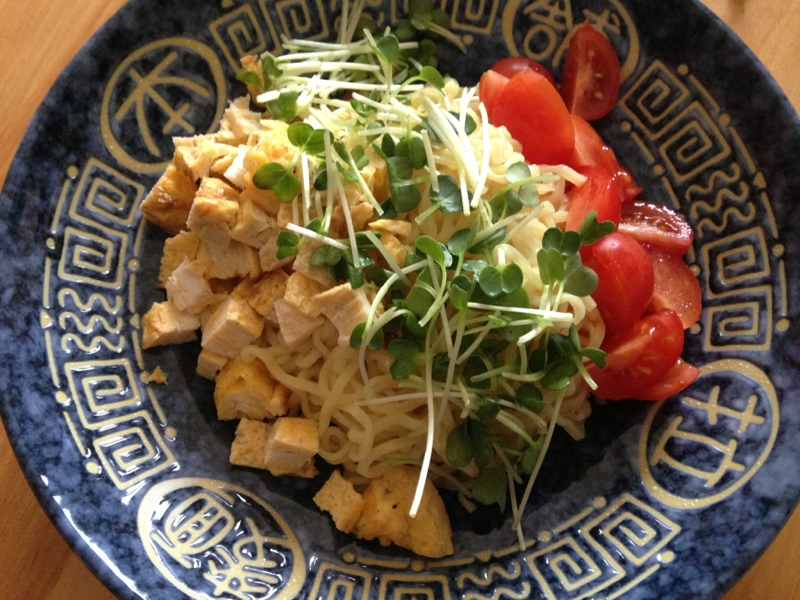 野菜たっぷり冷麺