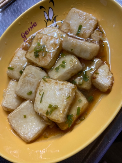 お茄子が無かったので豆腐とネギのみで作りました！
毎日冷奴にめかぶだったので、たまには！
とても簡単に出来ました。