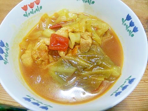 キャベツ鶏油揚げウインナ煮込み/トマトカレーピリ辛