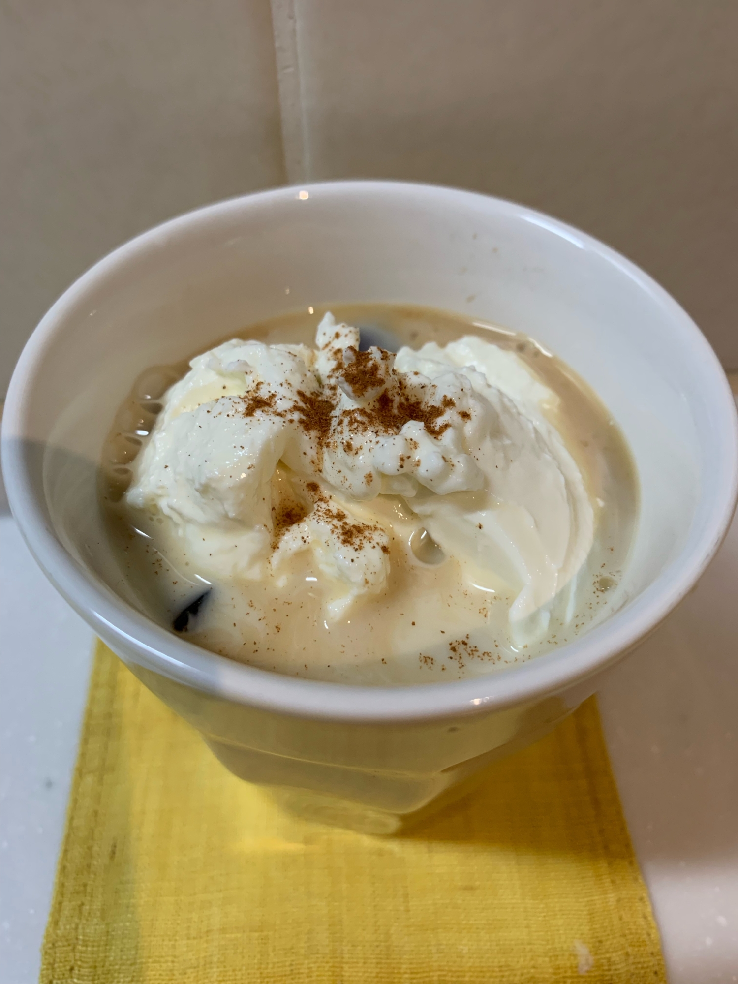 寒天コーヒーゼリーと水切りヨーグルトのデザート